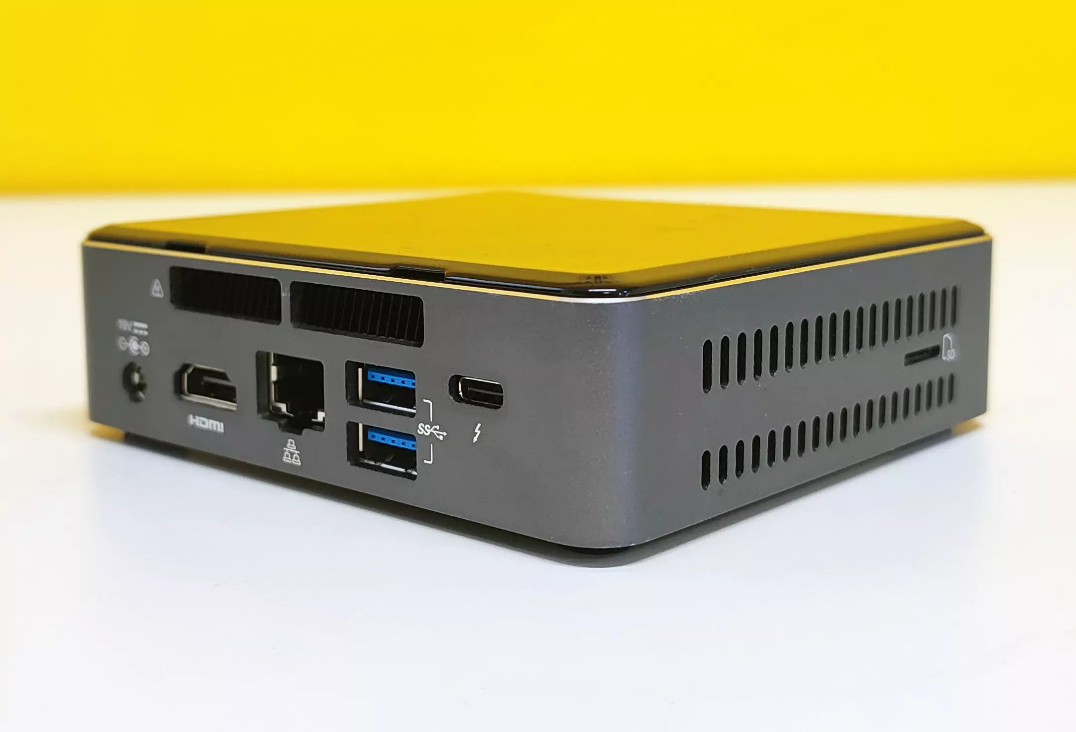 Intel NUC Mini PC | Intel Core i5-7260U 2.2Ghz | Ram 16Gb | WiFi Bluetooth Windows 11 Pro NUC7I5BNK Il mini PC più venduto Intel NUC Mini PC | Intel Core i5-7260U 2.2Ghz | Ram 16Gb | WiFi Bluetooth Windows 11 Pro NUC7I5BNK Il mini PC più venduto